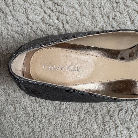 Sexy Calvin Klein heels in blue/copper snakeskin print leather & a touch of foil - Picture 13 of 16